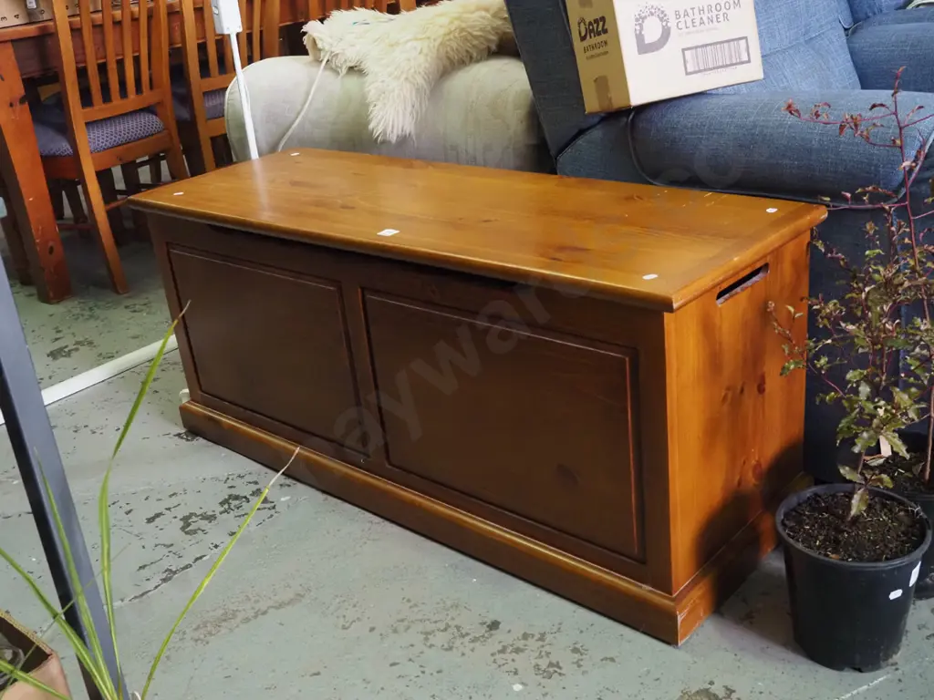solid pine blanket box H-500 W-1200 D-410 - slight scuffing to top Image 1++