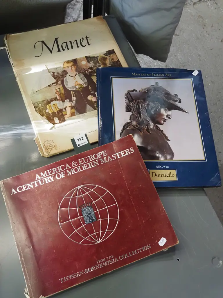 3x art books Image 1++