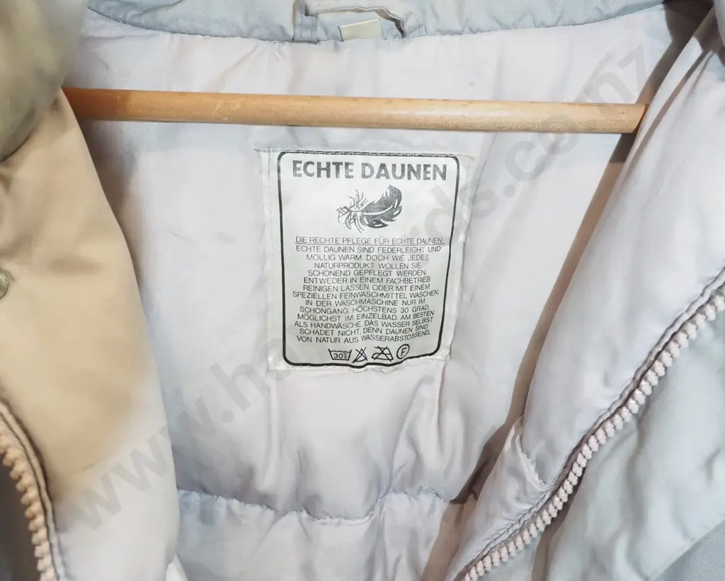 lady's long puffer coat Image 1++