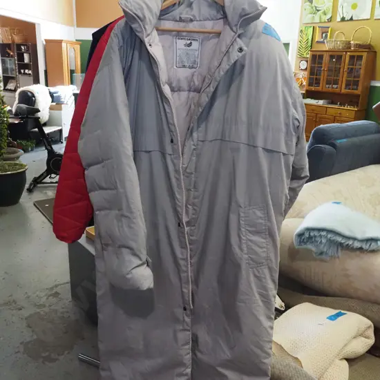 lady's long puffer coat
