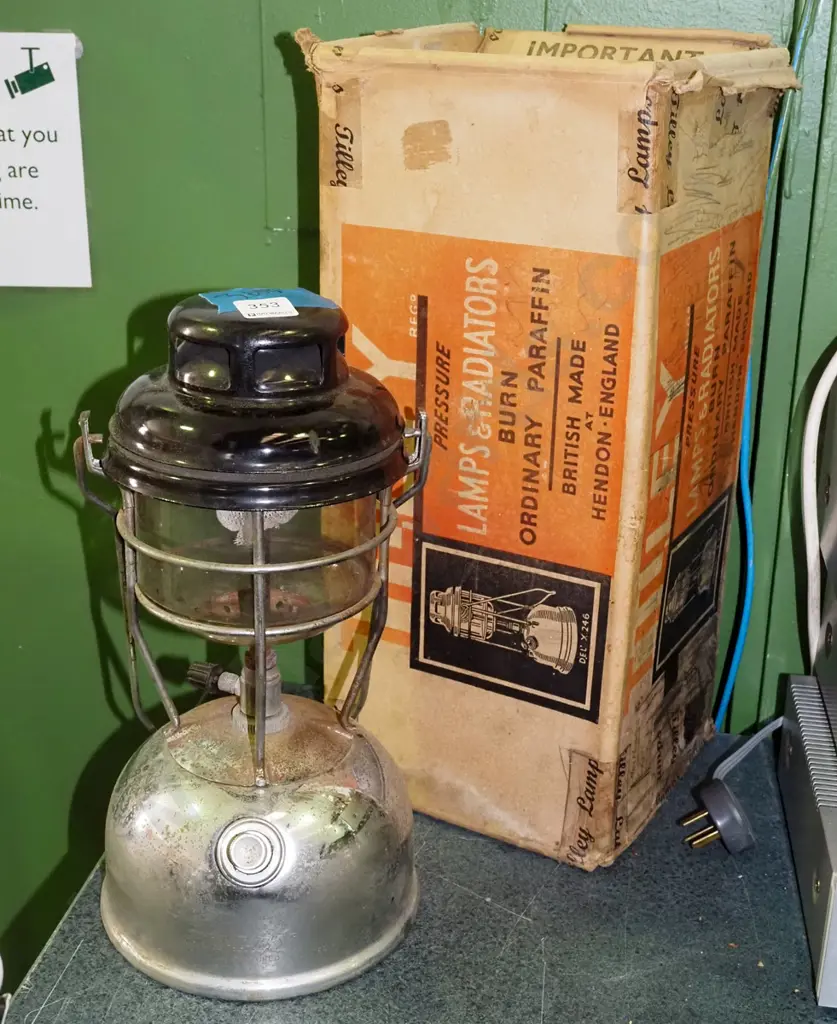 Tilley lantern in original box - corrosion to chrome Image 1++