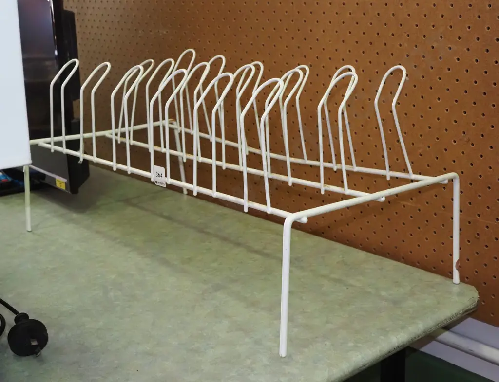 plastic and metal shoe rack Image 1++