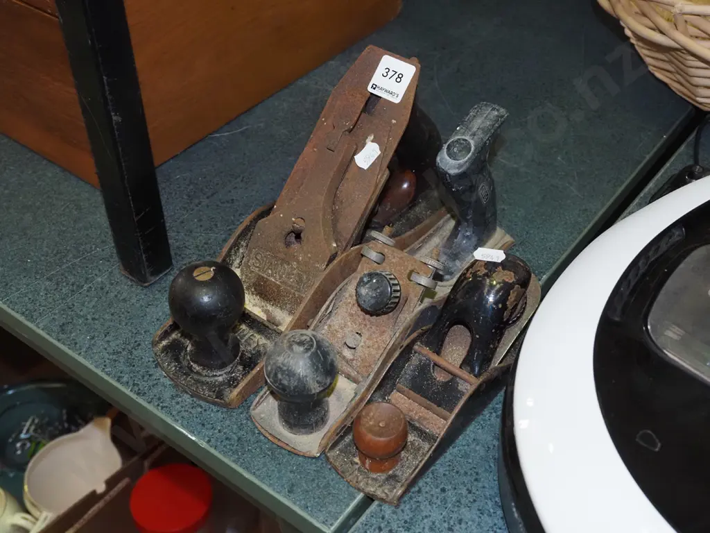 3 rusty hand planes Image 1++