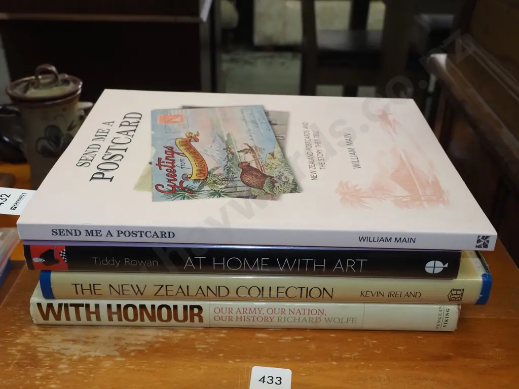 4x coffee table books Image 1++