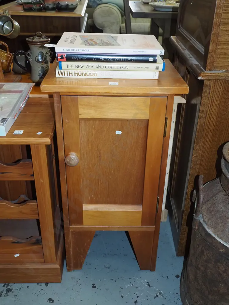 rimu pot cupboard H-760 W-400 D-320 - varnish needs attention Image 1++