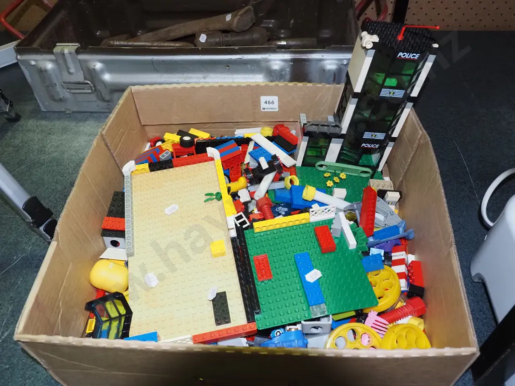 box of Lego Image 1++