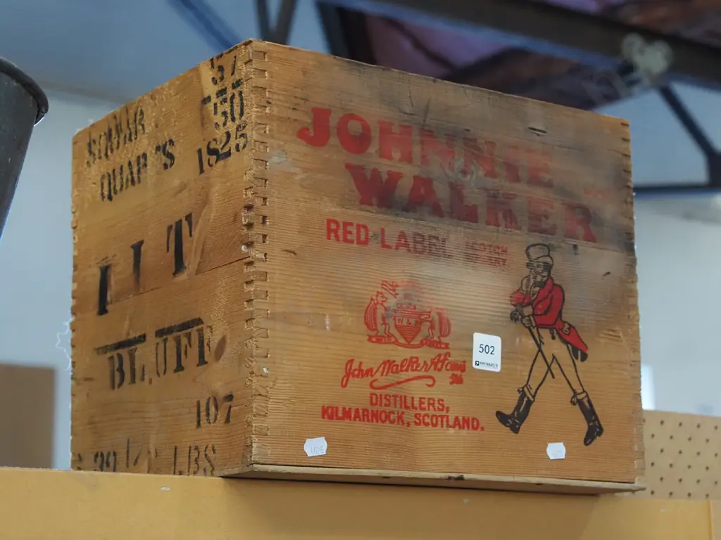 Johnnie Walker wooden whisky crate Image 1++