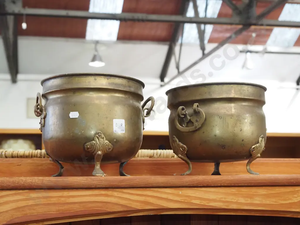 2x brass footed jardinieres Image 1++