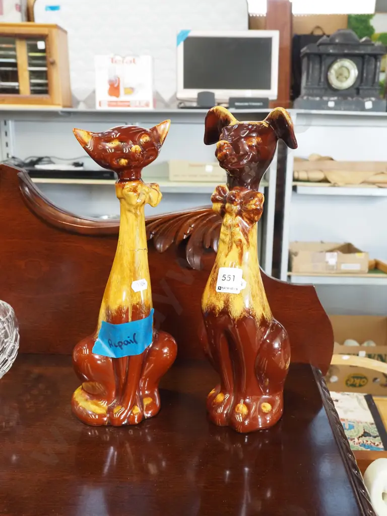 Blue Mountain cat and dog figurines - cat repair H-340 Image 1++