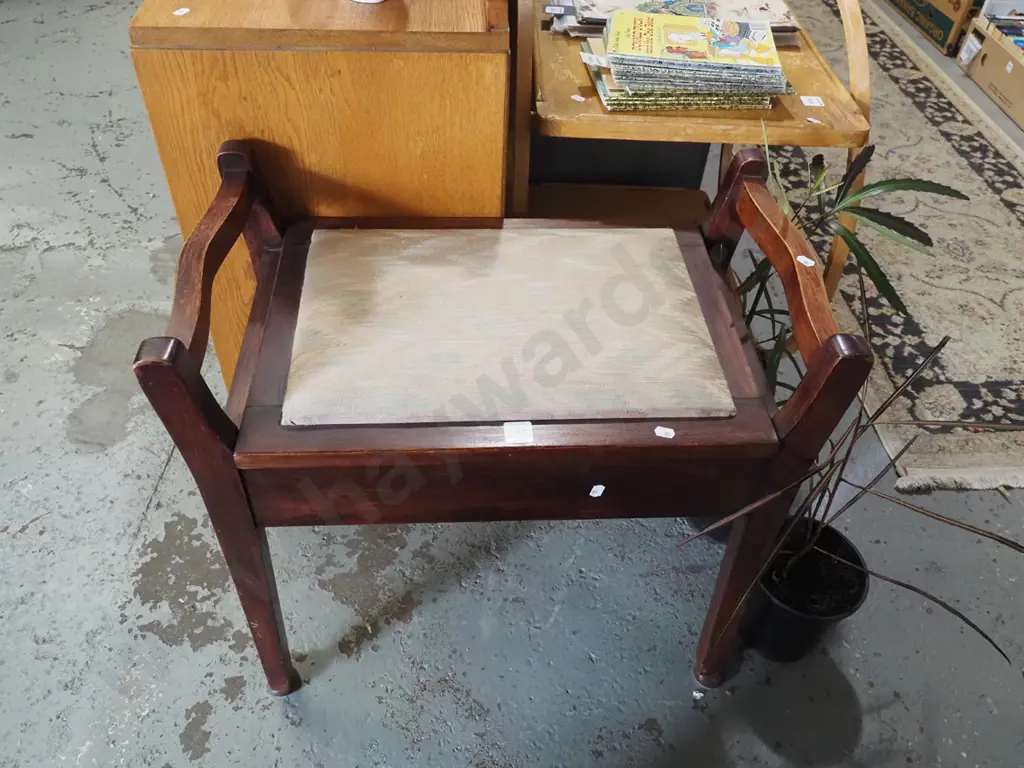 upholstered piano stool Image 1++
