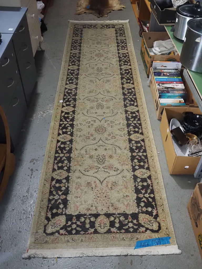 synthetic floor runner L-3050 W-800 Image 1++