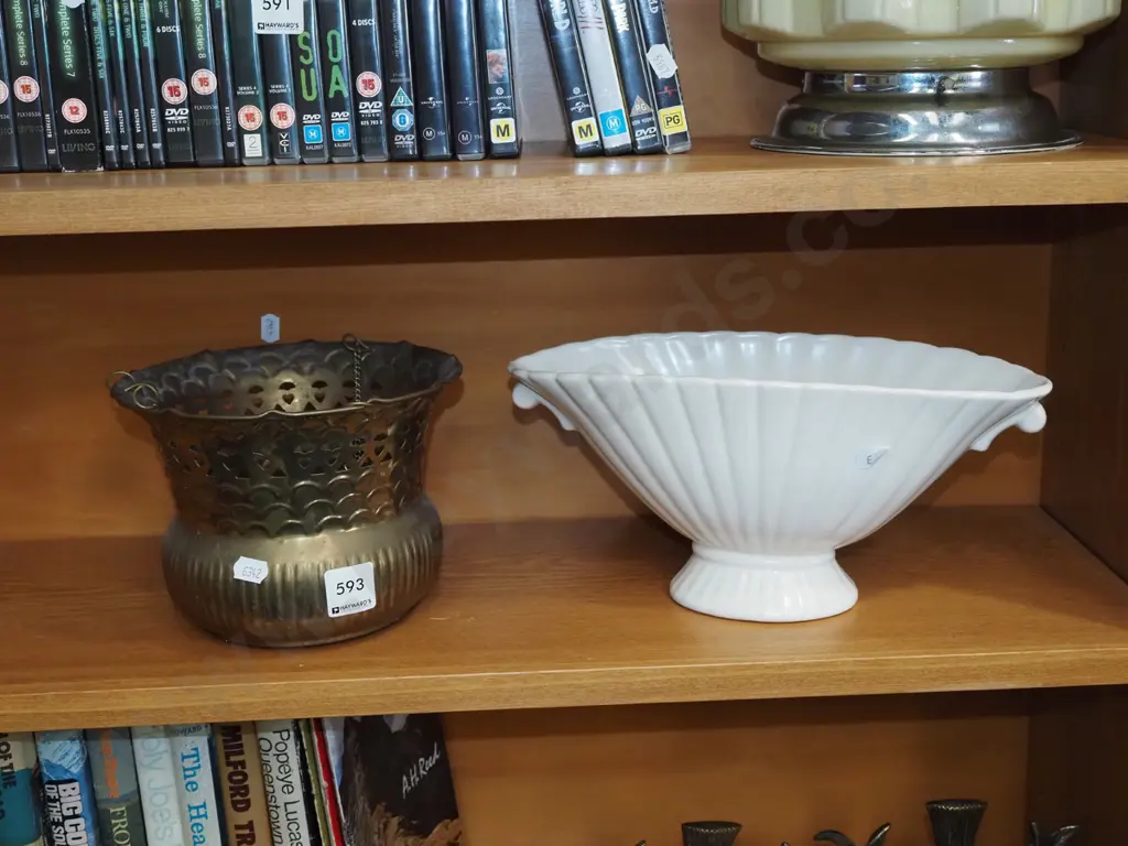 brass hanging jardiniere, English vase Image 1++