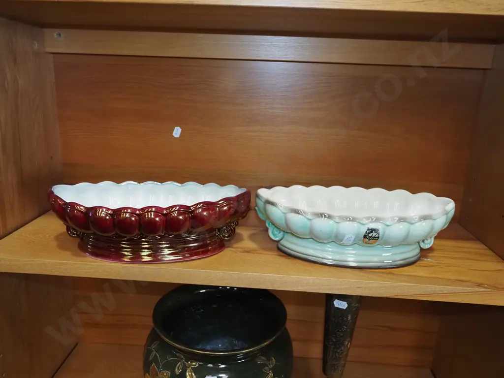 2x Titian ware vases Image 1++