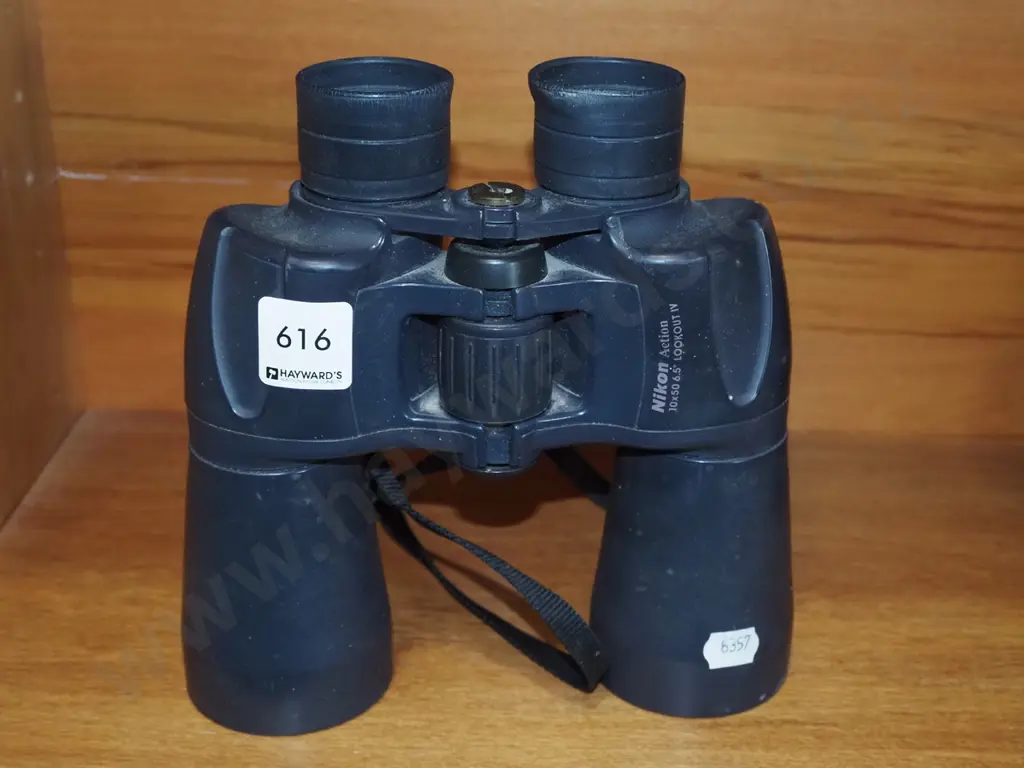 Nikon 10x50 field binoculars - no lens cap Image 1++