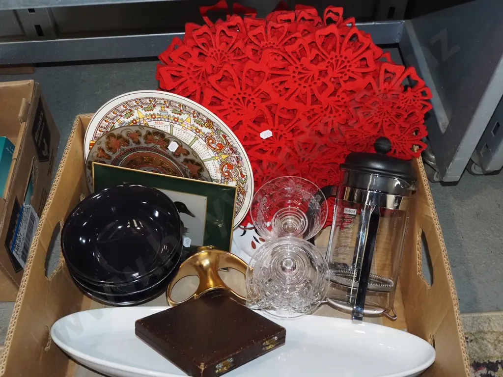 box; plates, placemats, coffee plunger, serving tray etc Image 1++