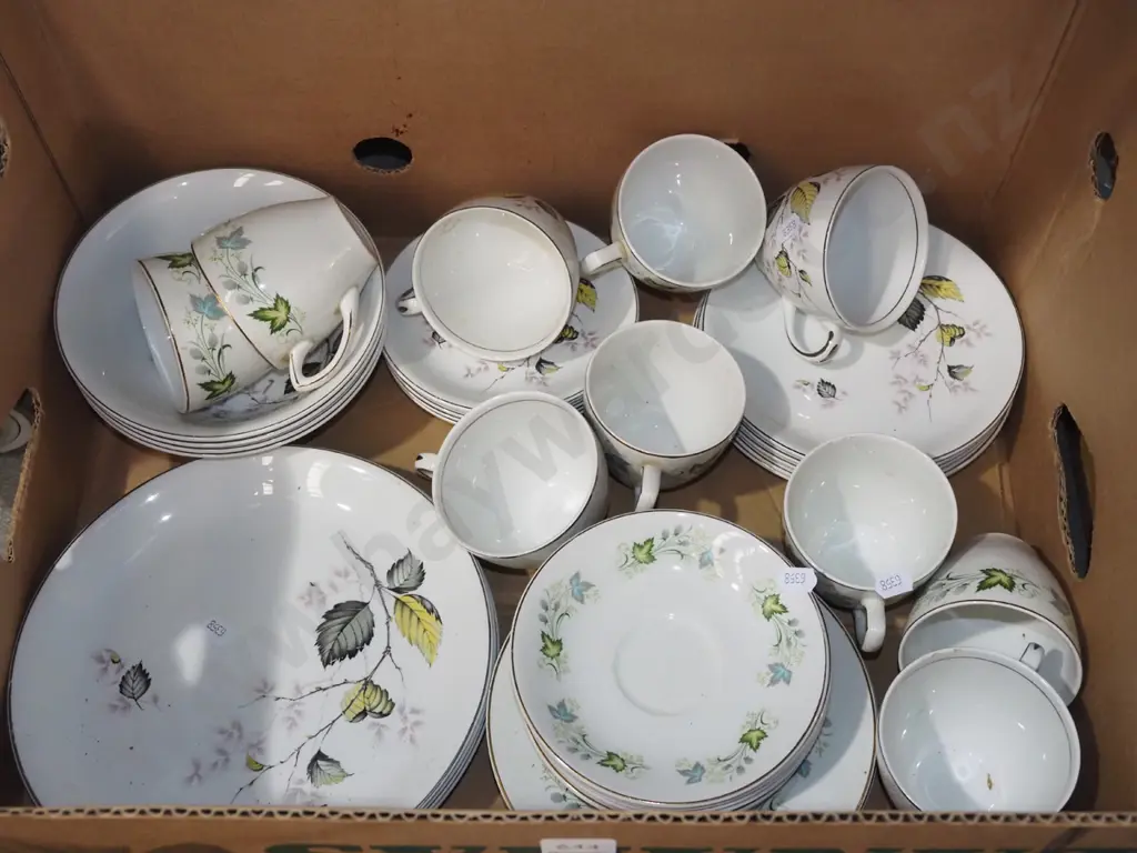 box; cups, saucers, plates, bowls Image 1++