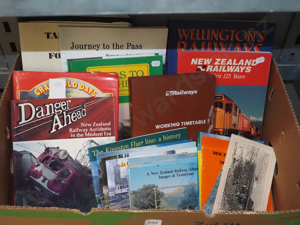box of NZ Railway books Image 1++