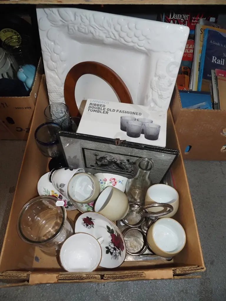 box; large serving bowl, boxed tumblers, cups, saucers etc Image 1++