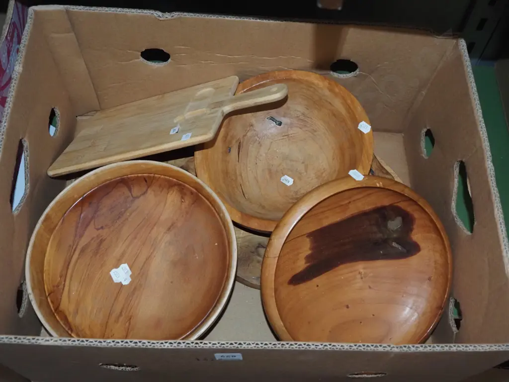 wooden bowls  and trays Image 1++