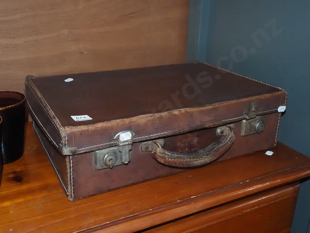 small bullock hide suitcase Image 1++