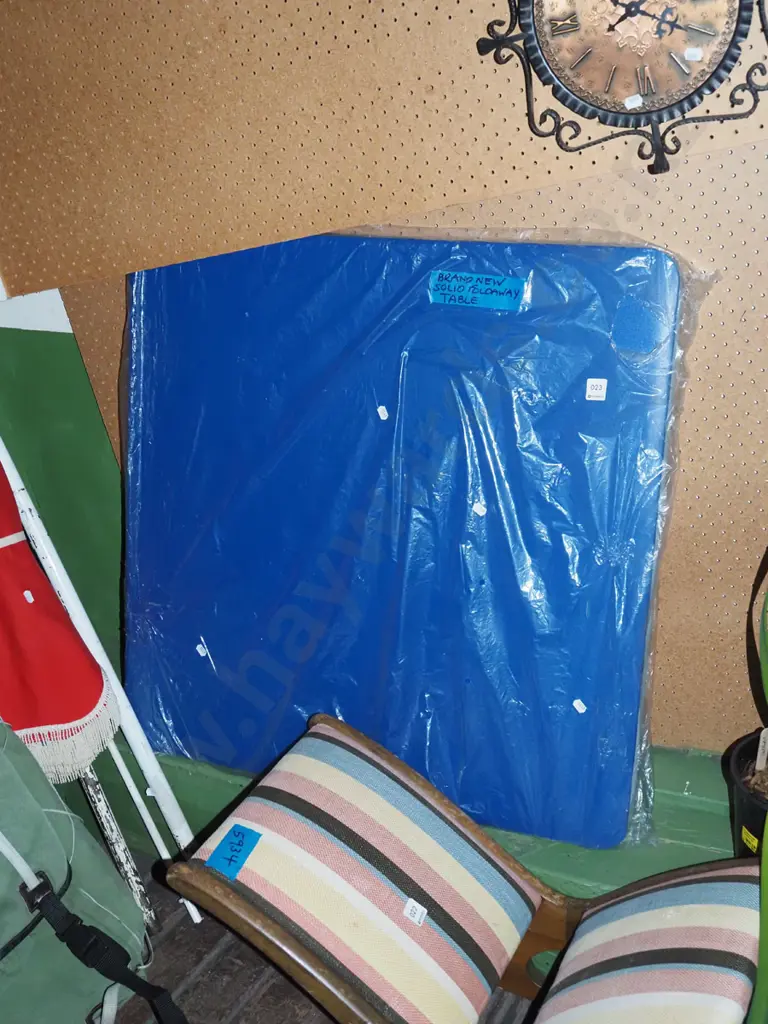as new blue vinyl card table Image 1++
