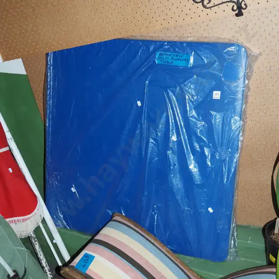 as new blue vinyl card table