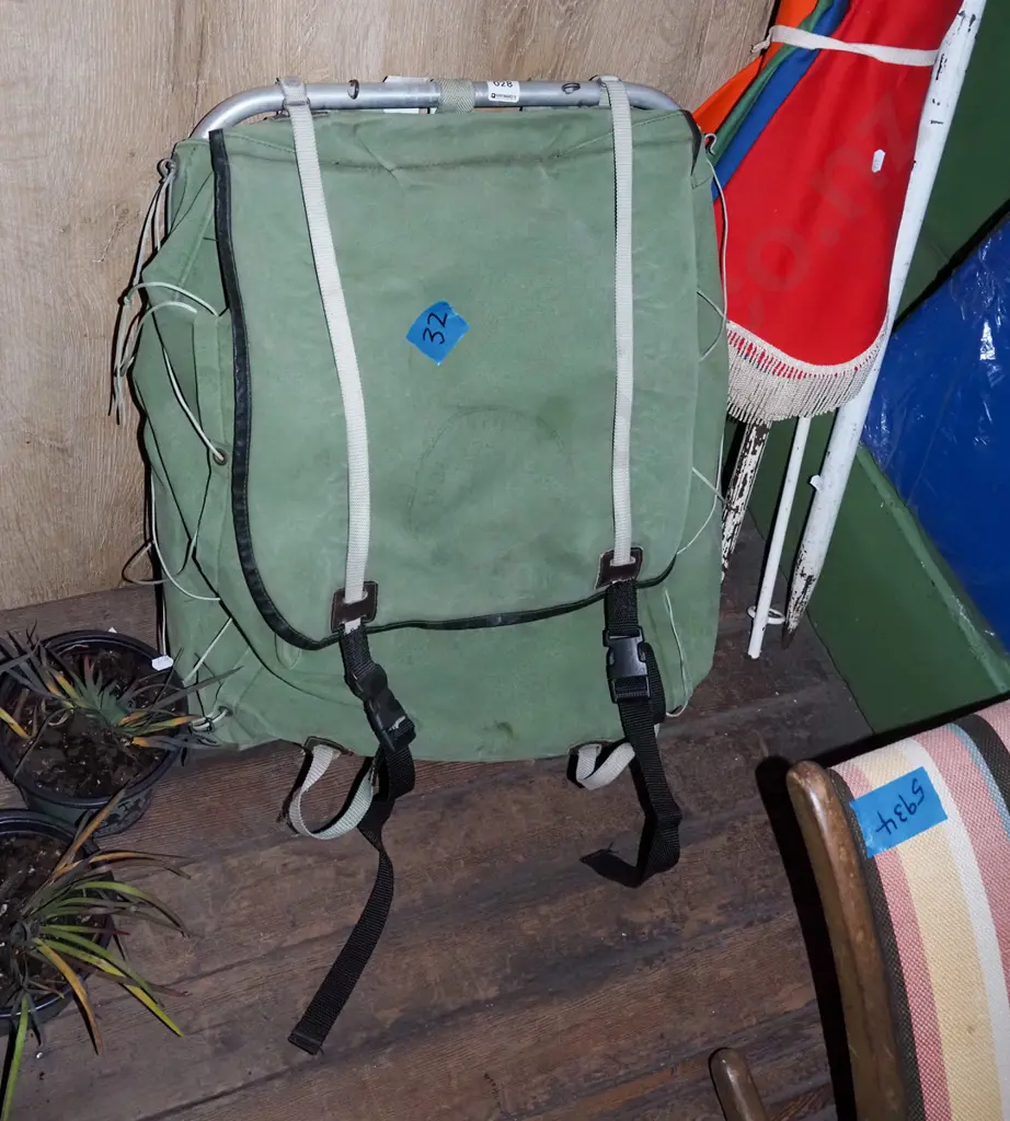 aluminium framed Mountain Mule tramping pack Image 1++