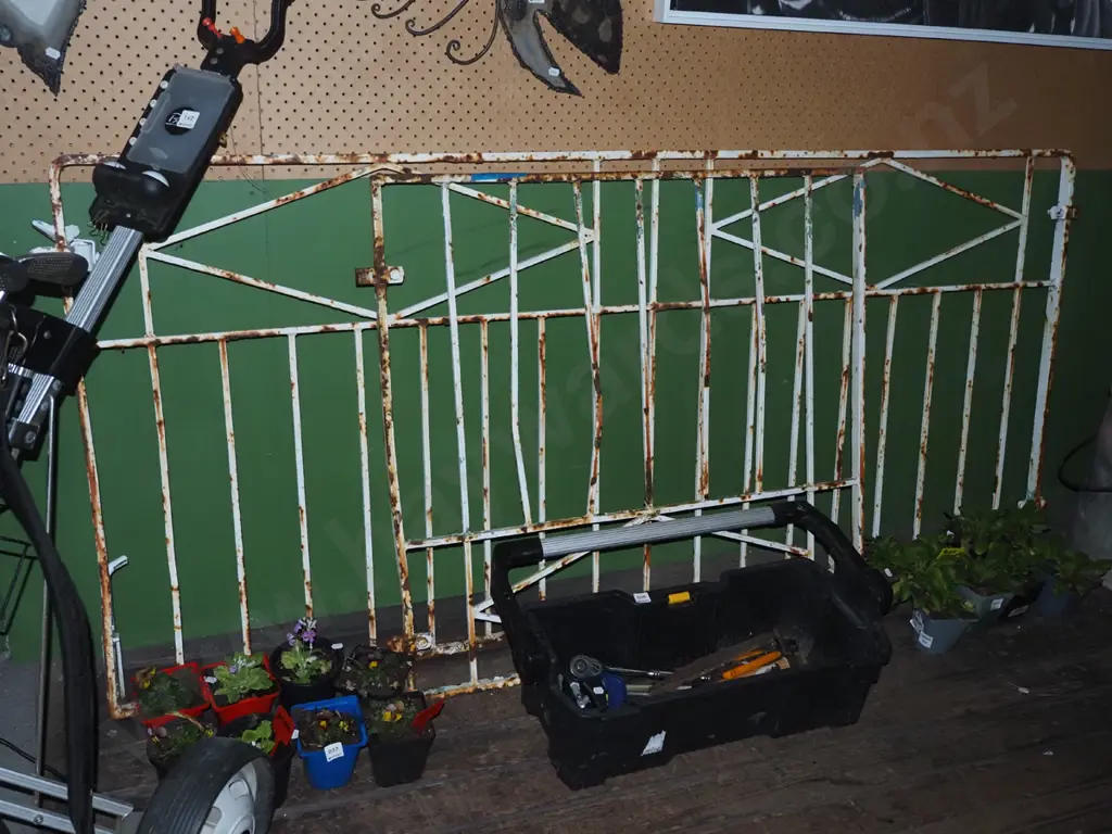 mid-century metal driveway gates - Overall approx L-3000 H-870 Image 1++