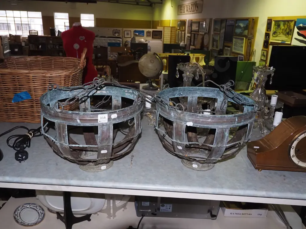 2x metal hanging garden basket cages Image 1++