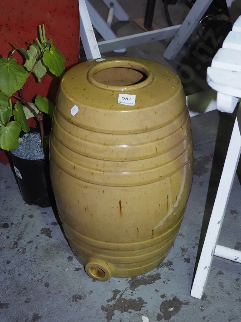 salt glazed crock - no lid or tap Image 1++