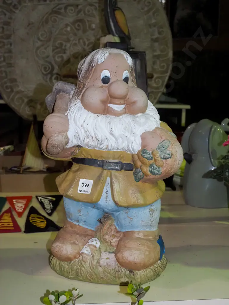 composite  garden gnome H-430 Image 1++