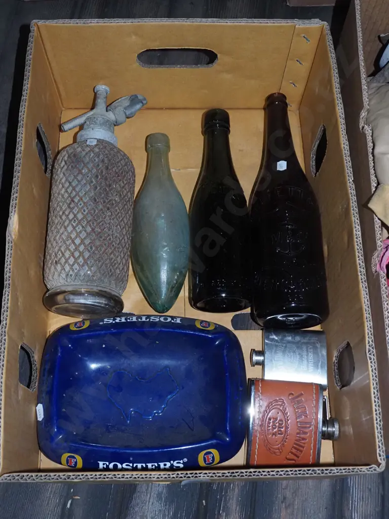 box; models, soda syphon, ashtray etc Image 1++