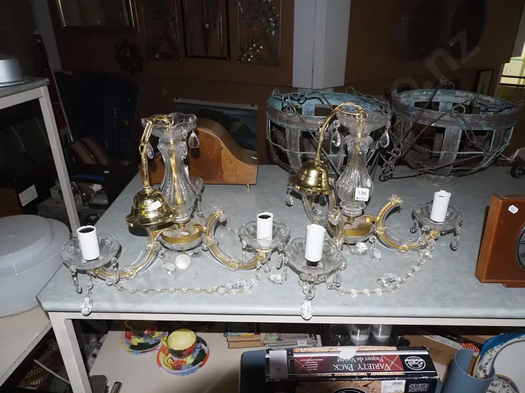 2x 3 bulb chandeliers Image 1++