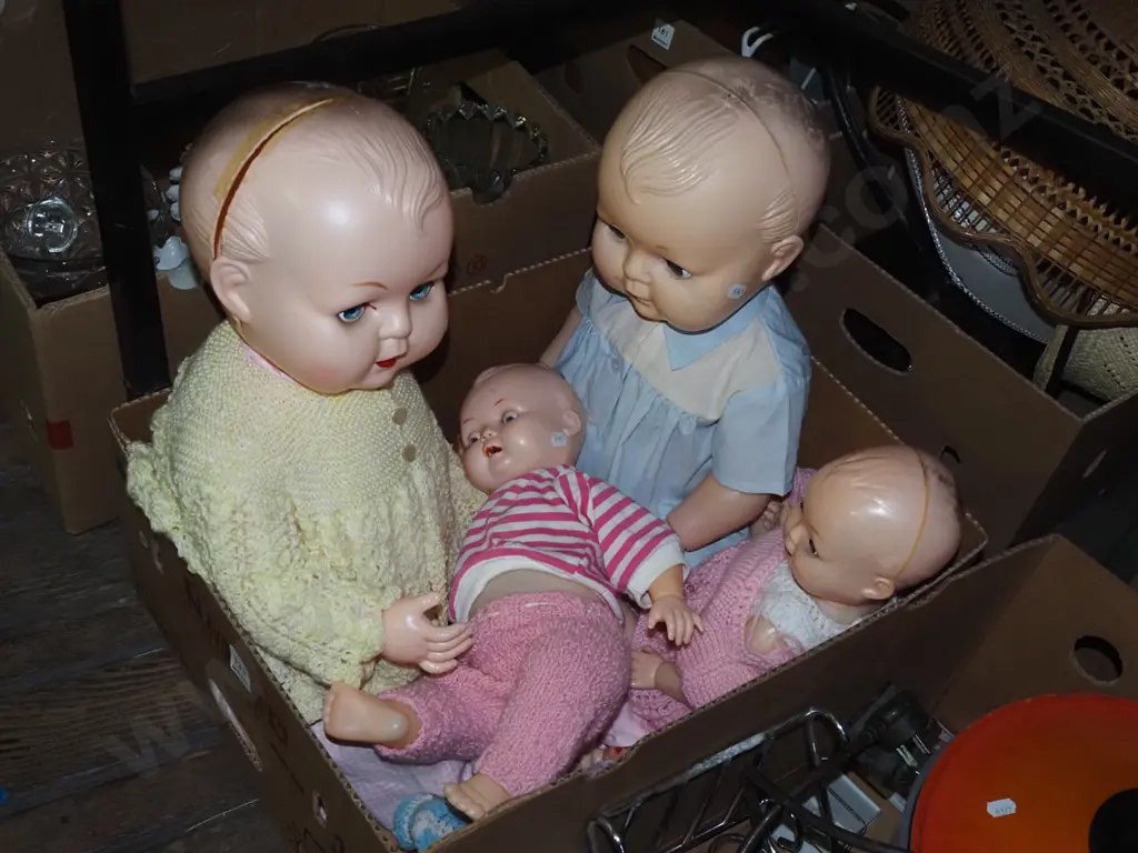 box of vintage dolls Image 1++