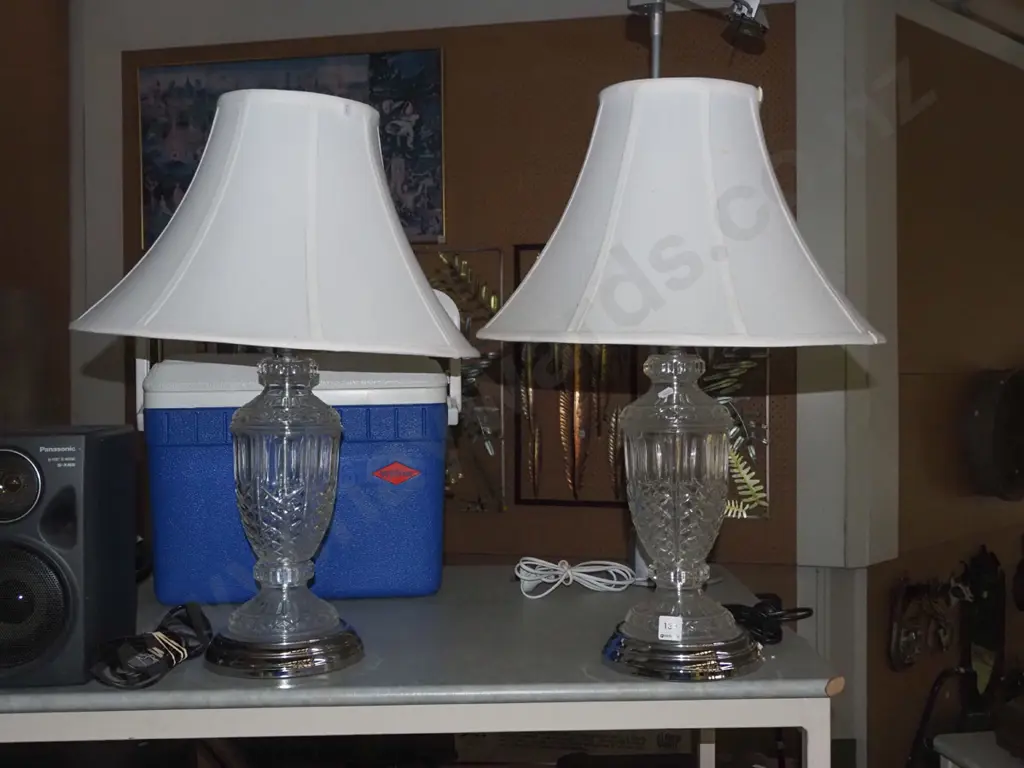 pair of matching glass based table lamps H-640 Image 1++