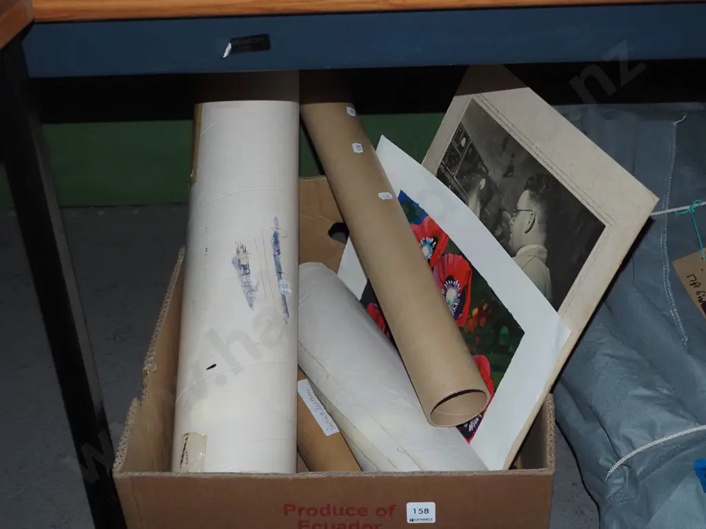 box; scrolls, unframed prints, photographic prints etc Image 1++