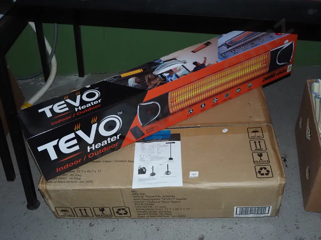 as new Tevo indoor/outdoor heater with boxed stand Image 1++