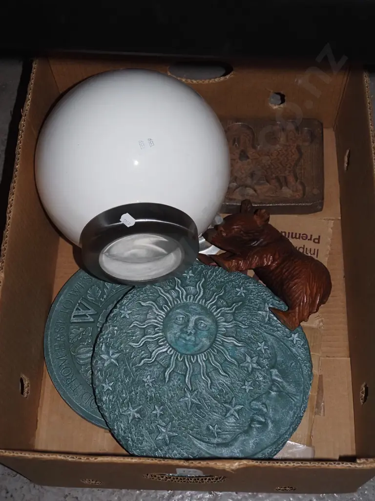 box; cookie jar, heavy composite plaques, bear figurine, shortbread stand Image 1++