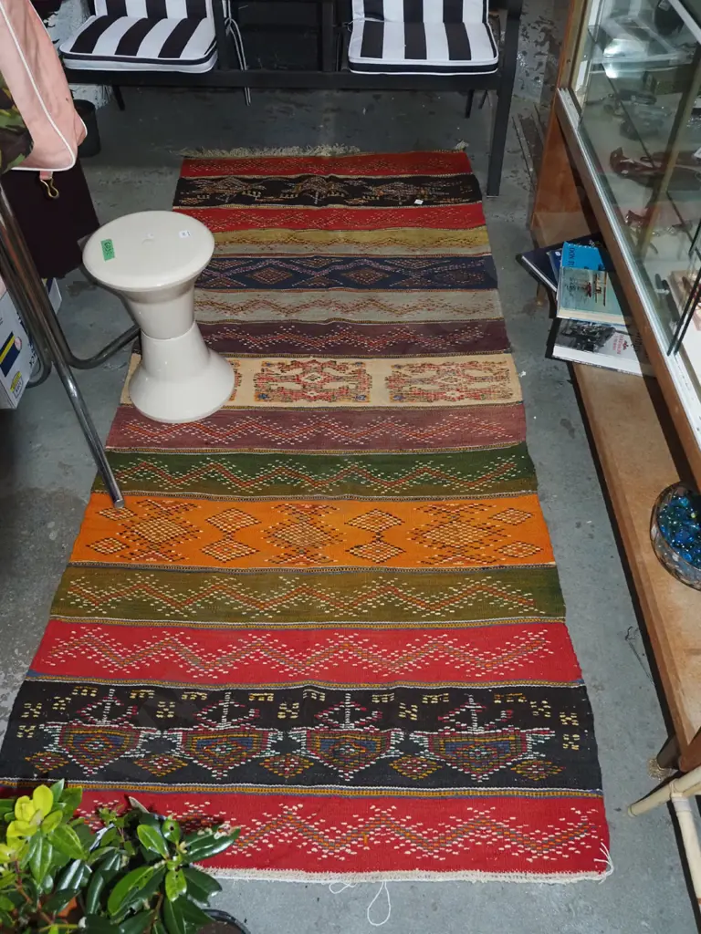 multi coloured woven floor mat L-2450 W-1060 Image 1++