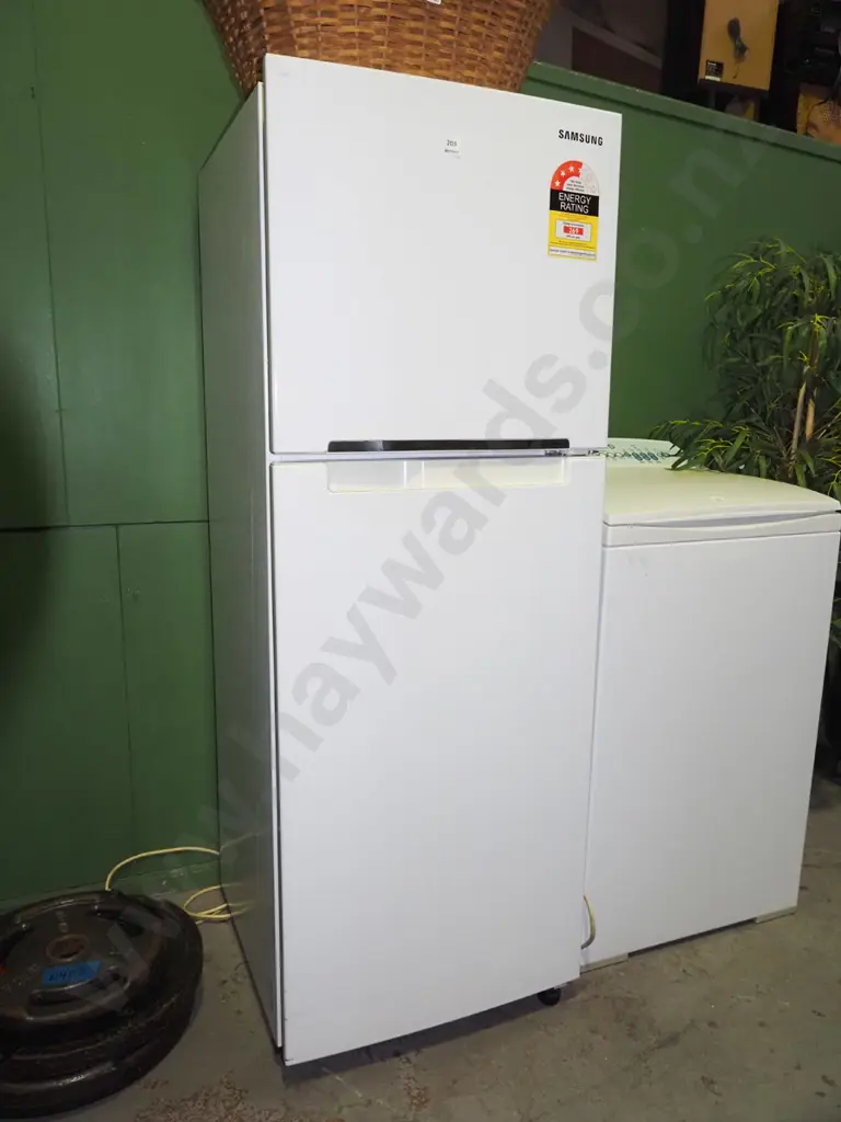 Samsung fridge/freezer H-1550 W-570 D-600 Image 1++