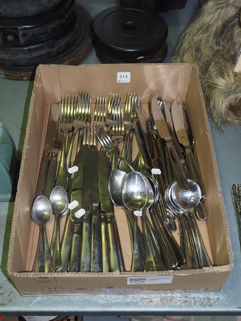 box; cutlery Image 1++