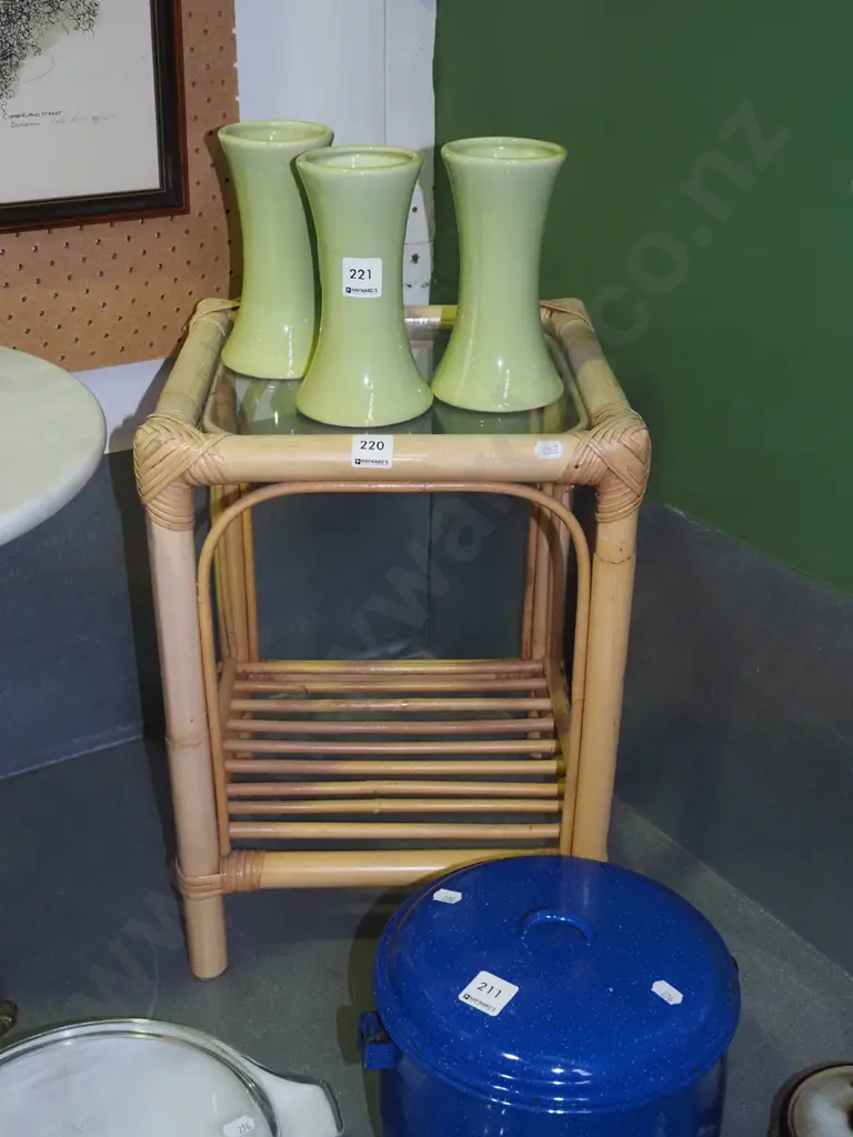 glass top and bamboo end table Image 1++