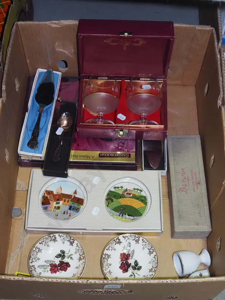box; Villeroy and Boch pin dishes, cased cutlery, wine glasses etc Image 1++