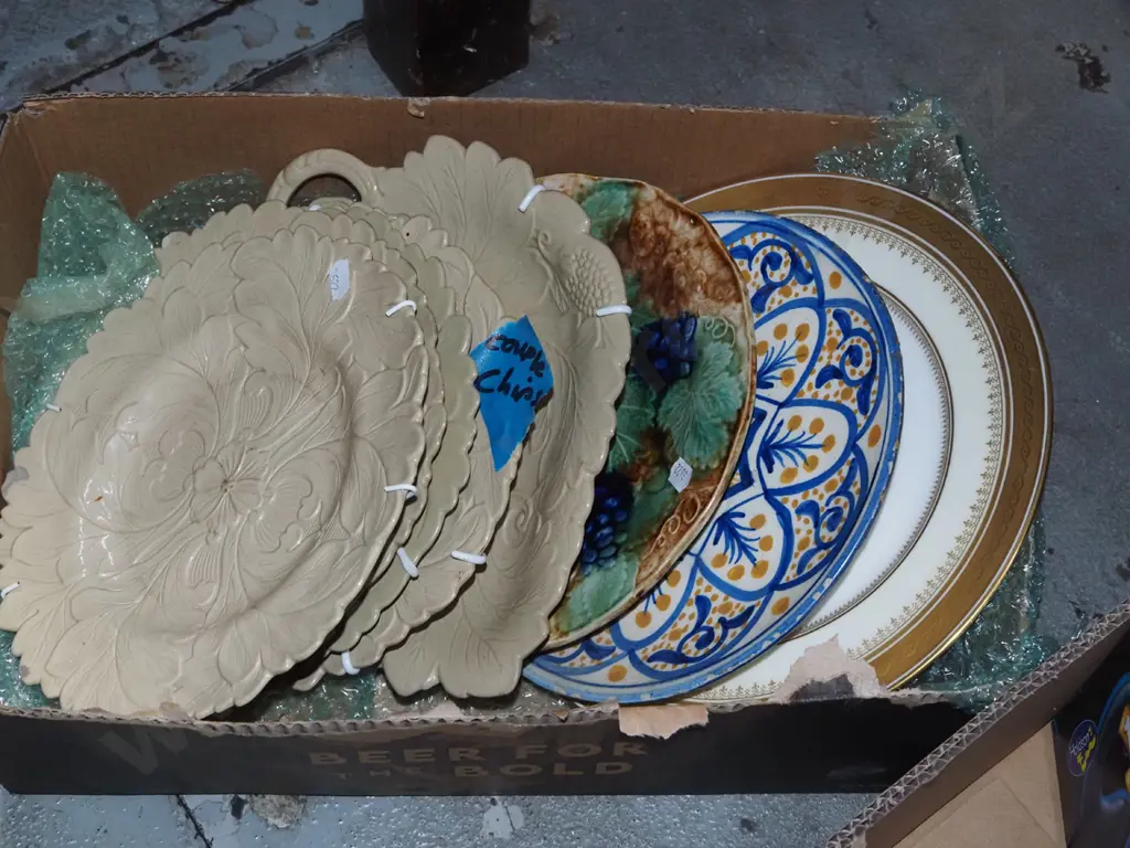 box; various wall and cabinet plates- chips etc Image 1++