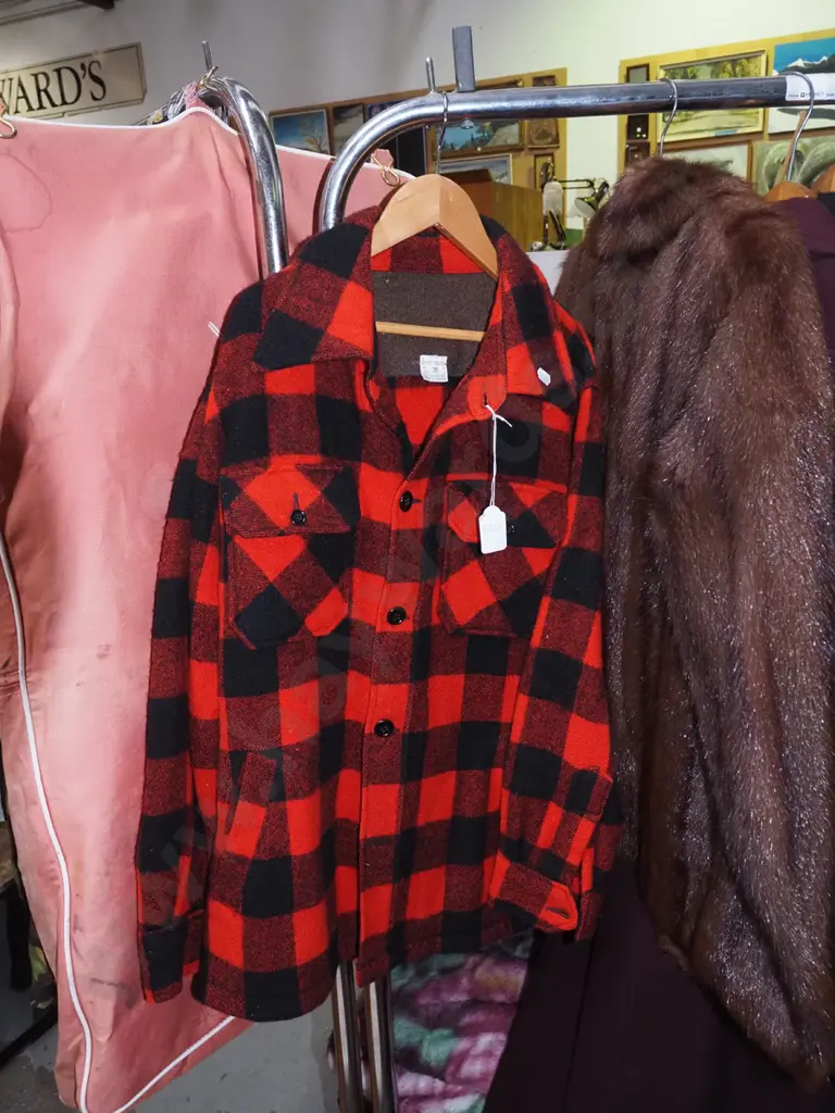 red and black checked size 36 bush shirt Image 1++