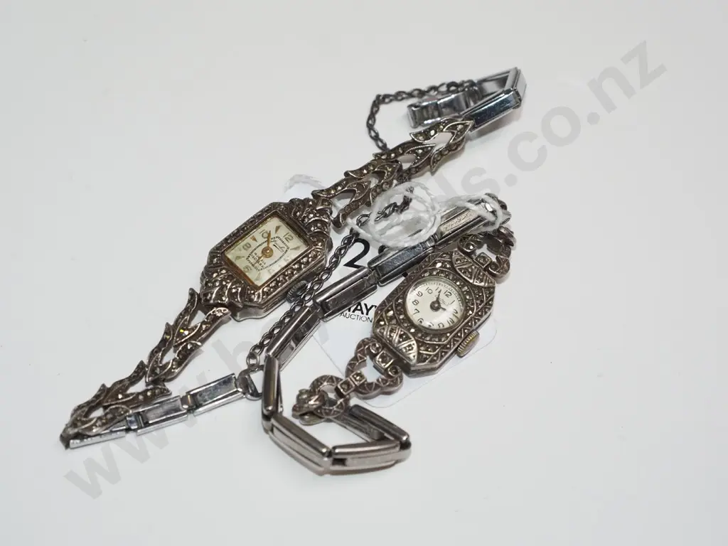 2x ladies wristwatches Image 1++