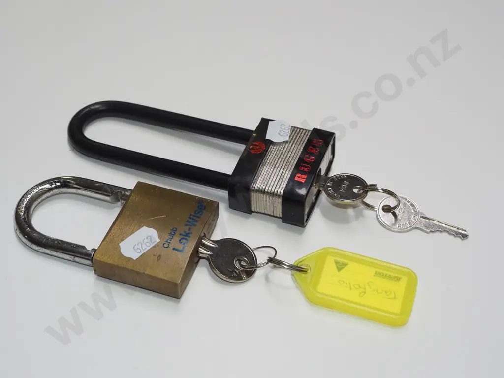 2x padlocks and keys Image 1++