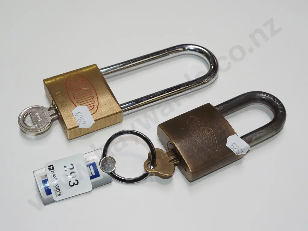 2x padlocks and keys Image 1++