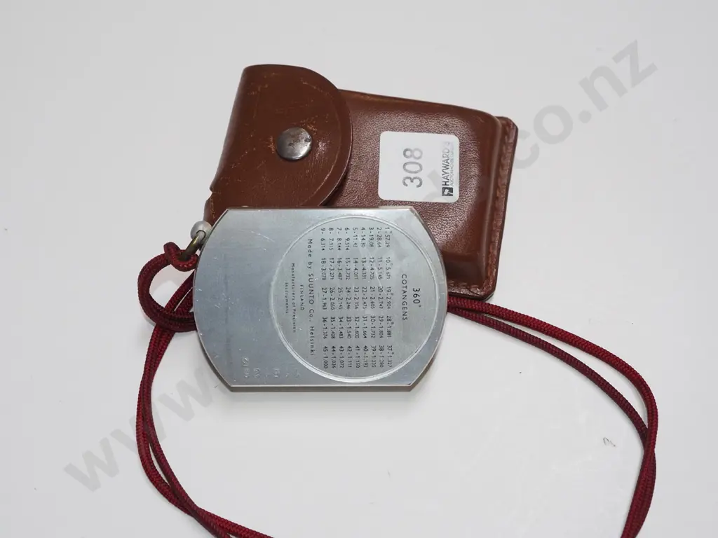 Sunnto compass with leather case Image 1++