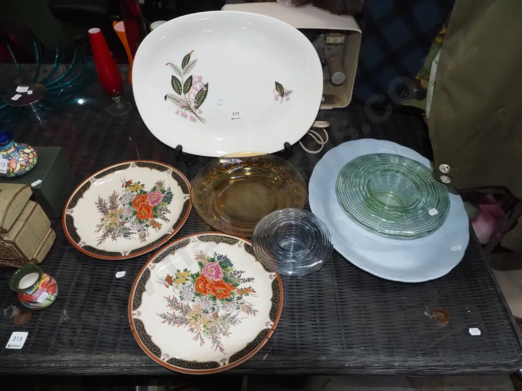Asian crysthanemum plate, ashet, glass bowl, glass bowls etc Image 1++